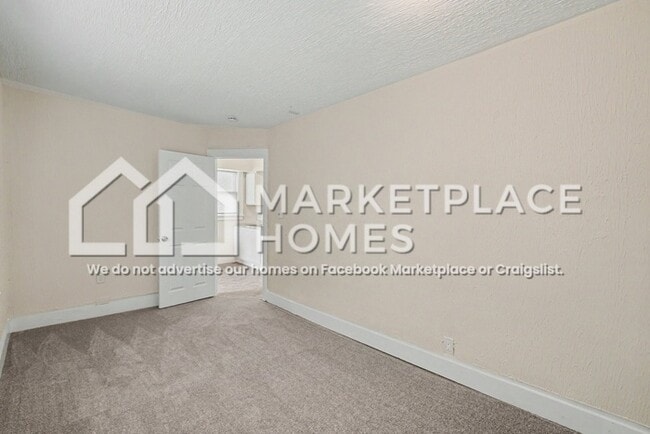 Building Photo - 15710 Northlawn St