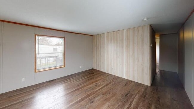 Building Photo - 124 Delta Ave