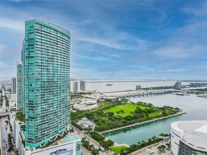 Building Photo - 888 Biscayne Blvd