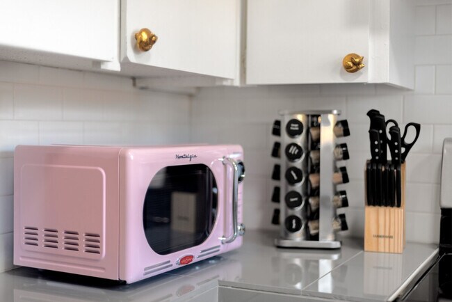 Building Photo - 838 SE Tacoma St