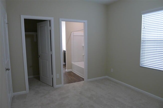 Building Photo - 1025 Blue Beech Ln