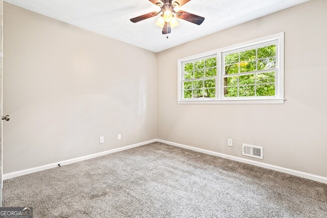 Building Photo - 1056 Mandalay Ct SW
