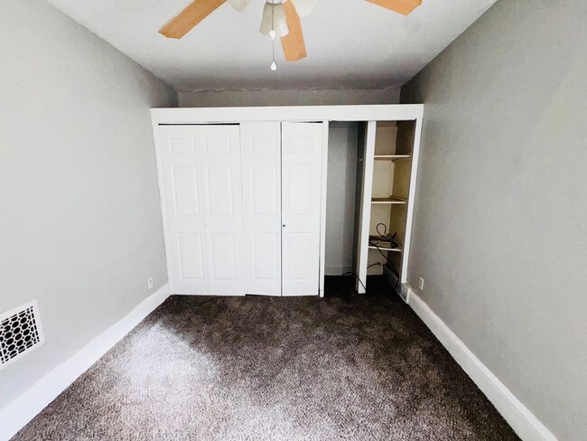 Building Photo - 692 E 128th St