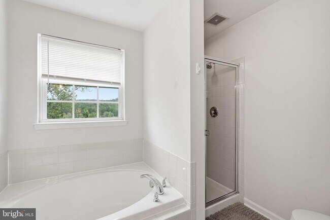 Building Photo - 1908 Orchard Hill Dr