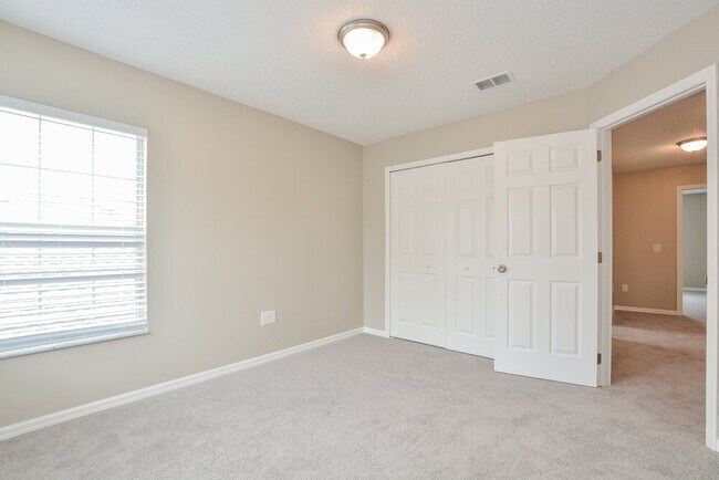 Building Photo - 8344 Lake Amhurst Trail