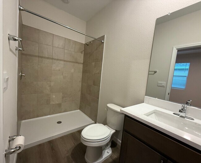 Building Photo - 1/1 apartment in Plant City