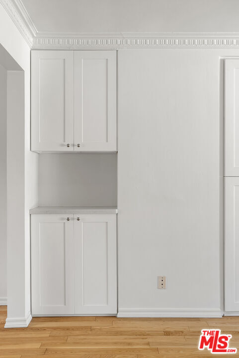 Building Photo - 1233 N Harper Ave