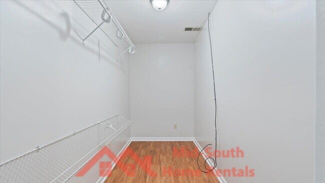 Building Photo - 4515 Flamingo Rd