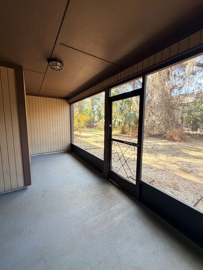 Building Photo - Pet Friendly, 2BR/2BA Condo with Reserved Parking & Pool! Close to FSU, FAMU & TSC!