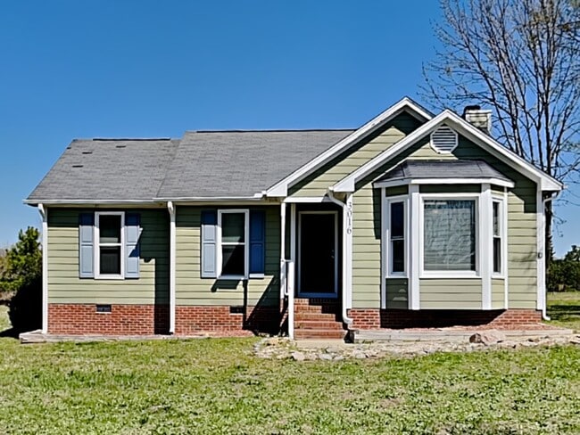 Building Photo - 3016 Lindsay Dr