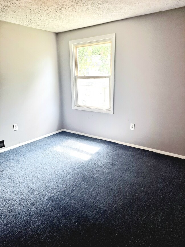 Building Photo - 9042 Maple Grove Rd