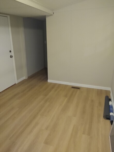 Building Photo - 1627 Browns Ave