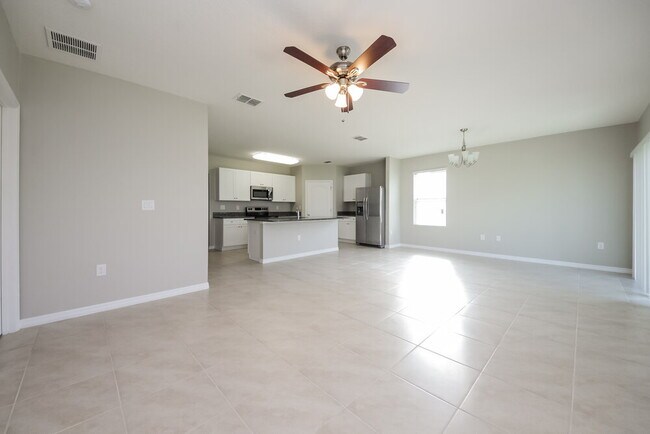 Building Photo - 1883 Green Dragon Dr