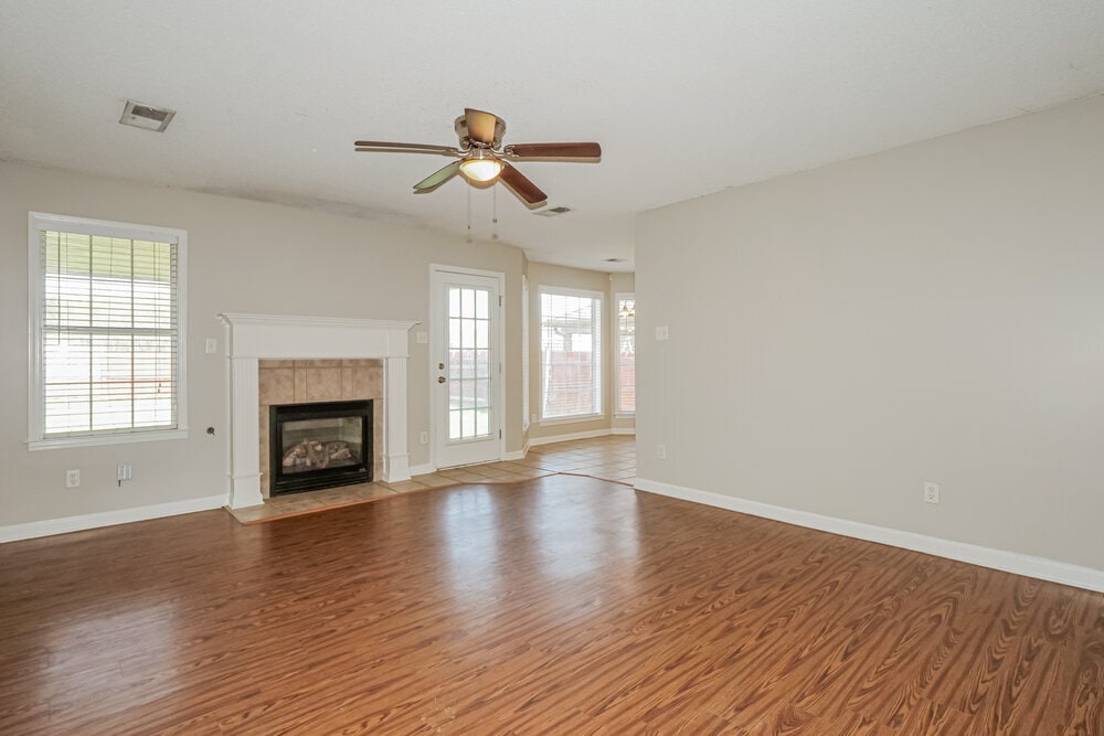 Building Photo - 1118 Greenwich Dr