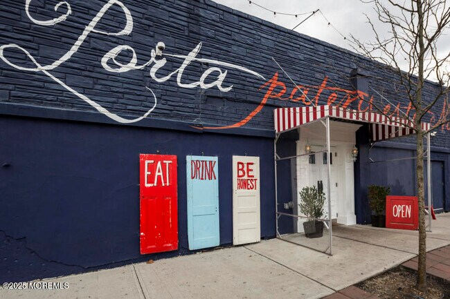 Building Photo - 49 Franklin Ave