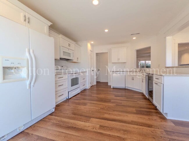 Building Photo - 7106 Haven Way