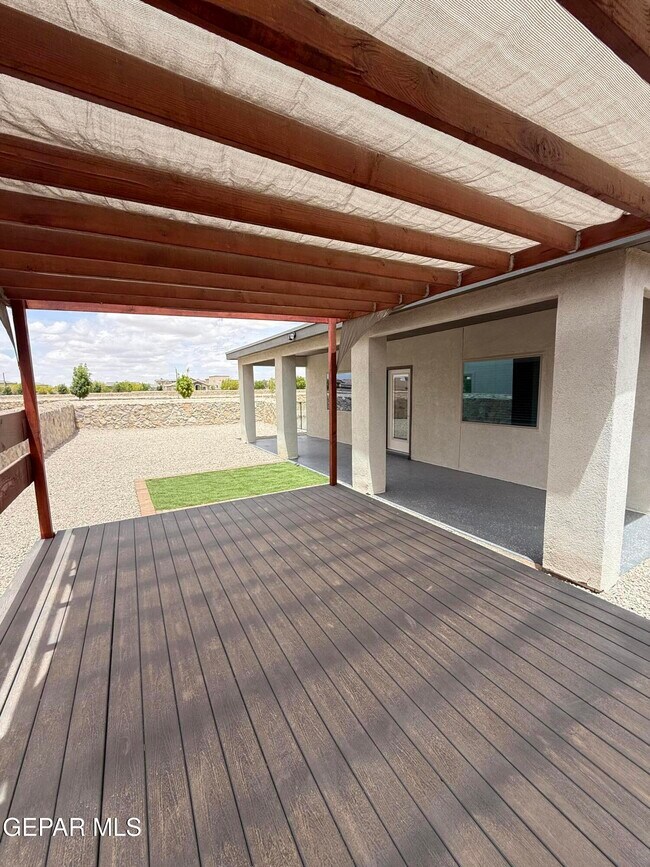 Building Photo - 804 Blingwood