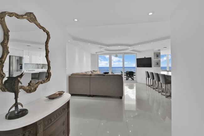 Building Photo - 550 S Ocean Blvd