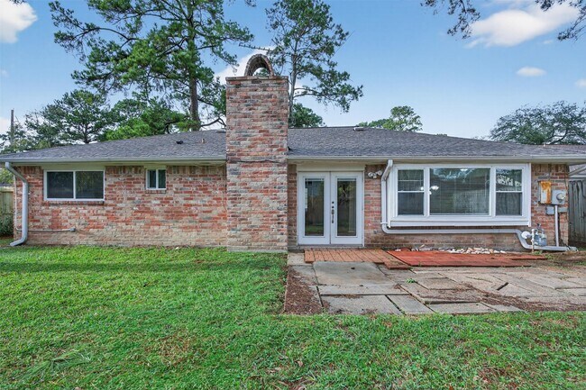 Building Photo - 9723 Halkirk St