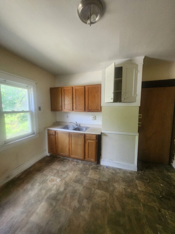 Building Photo - 9605 Wamelink Ave