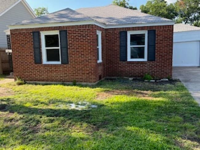 Building Photo - Affordable 2 Bedroom, 1 Bath Cottage in Bl...