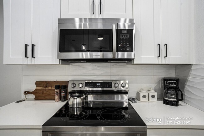 Building Photo - 321 Porter St