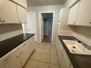 Building Photo - 502 W Alabama St