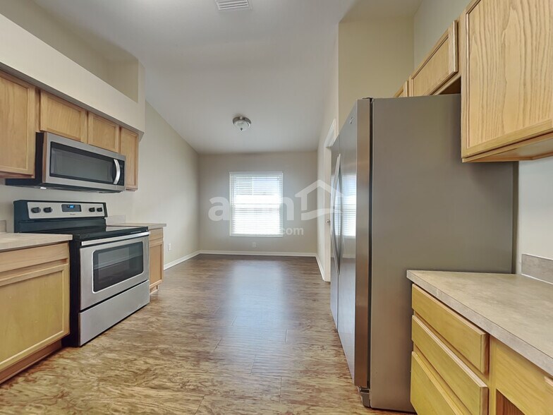 Building Photo - 4214 Hartford Lake Dr