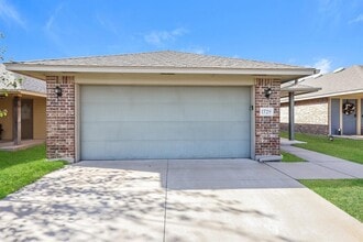 Building Photo - 1729 Everglade Ct