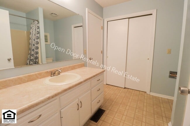 Building Photo - 7516 Bridgewater Dr