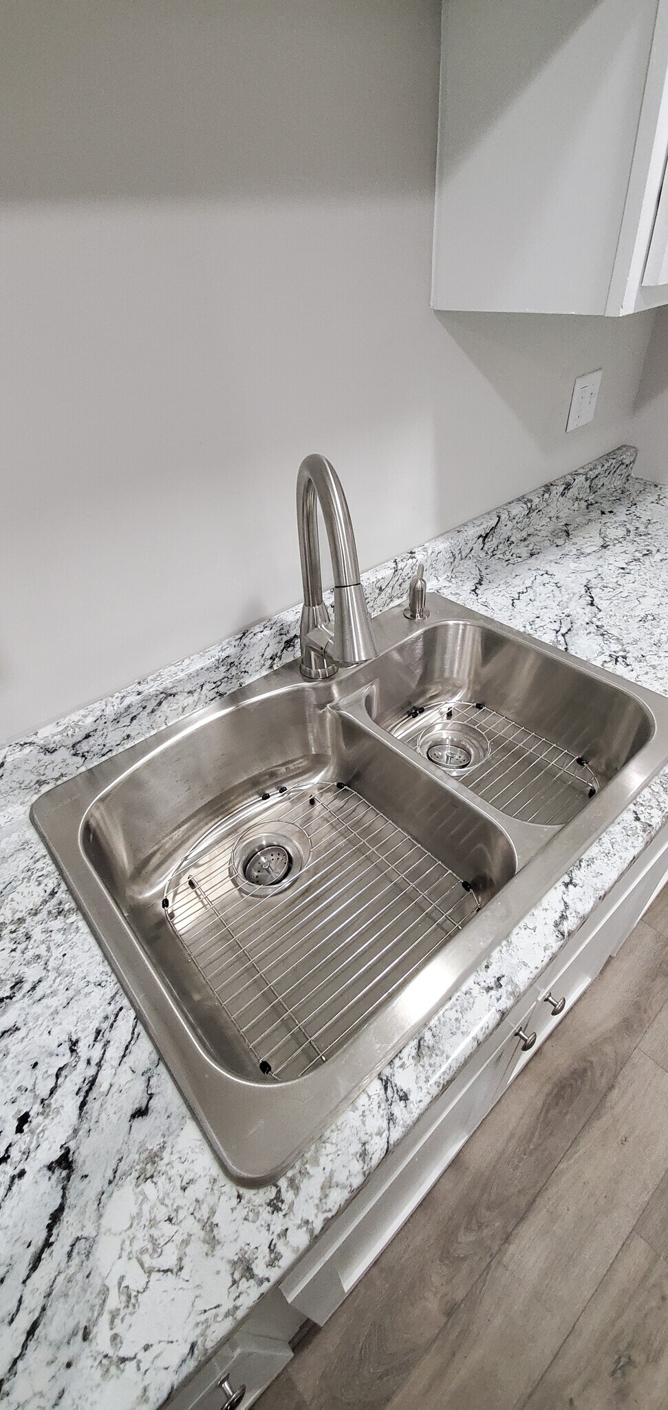 Big Sink - 8552 Rush Ave