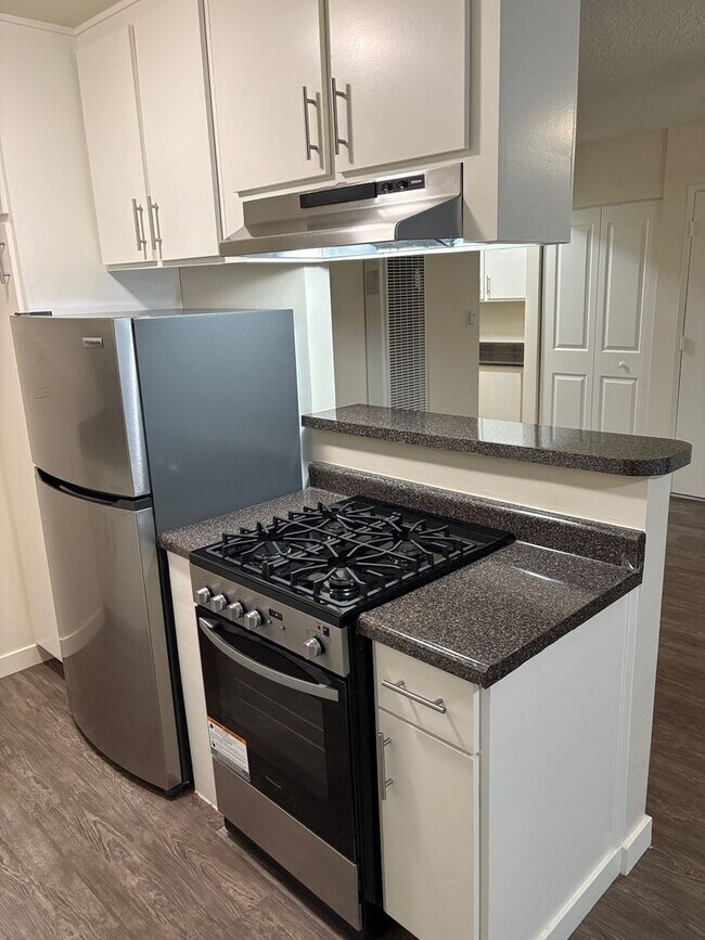 Interior Photo - 1322 Stanford St