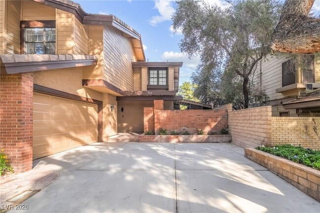 Building Photo - 968 Pinehurst Dr