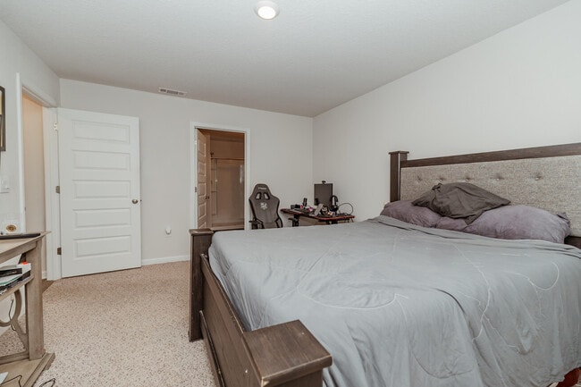 Building Photo - 6719 Sarah Ann Way