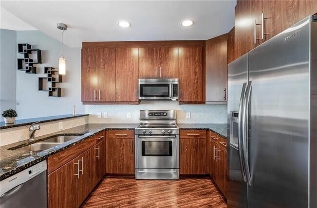 Building Photo - 1080 Peachtree St NE