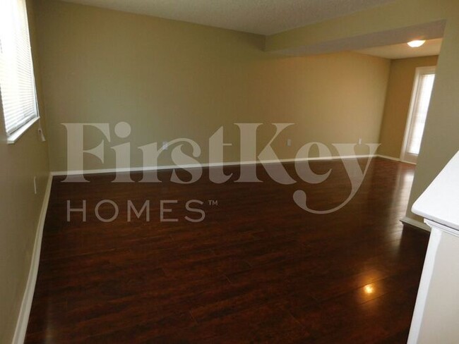 Building Photo - 7076 Autumnhill Ln