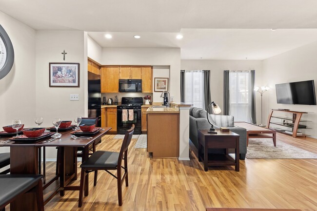 Primary Photo - Downtown Island Hideaway -Mid Term Condo