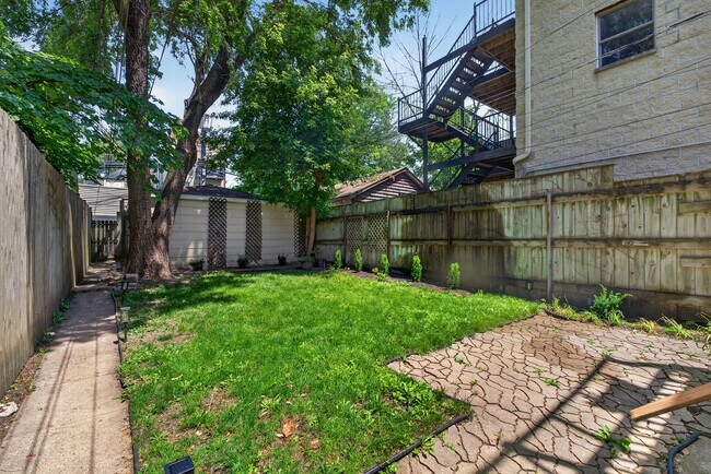Building Photo - 2132 W Potomac Ave