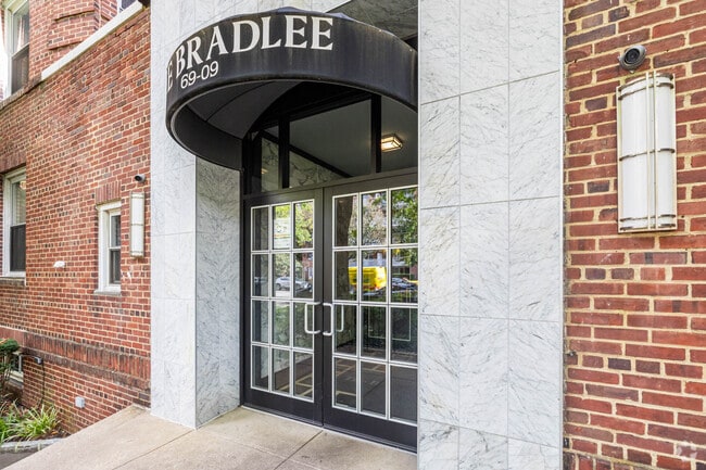 Building Entrance - The Bradlee