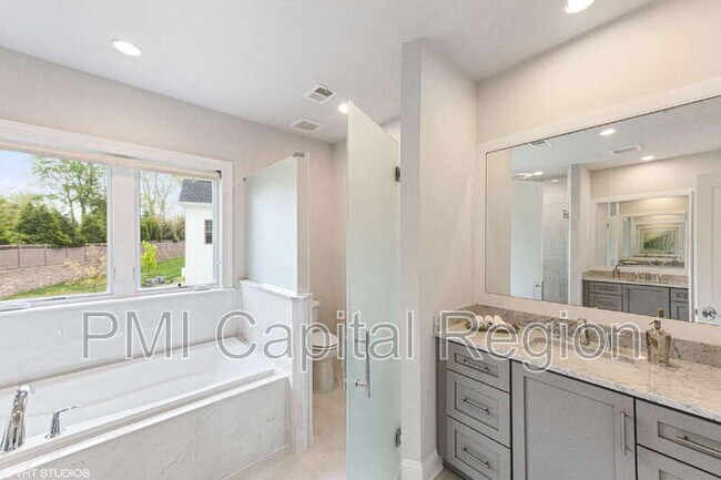 Building Photo - 5320 Camberley Ave