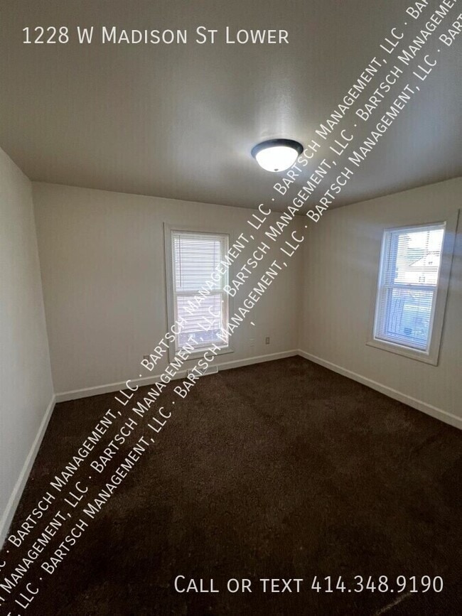 Building Photo - 1228 W Madison St