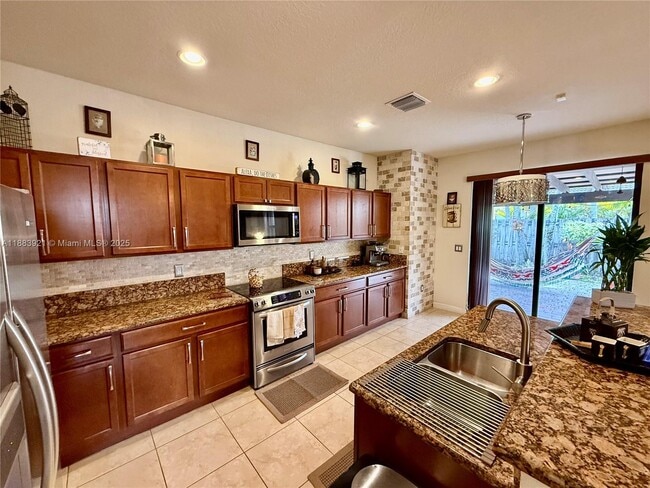 Building Photo - 11922 SW 154th Path