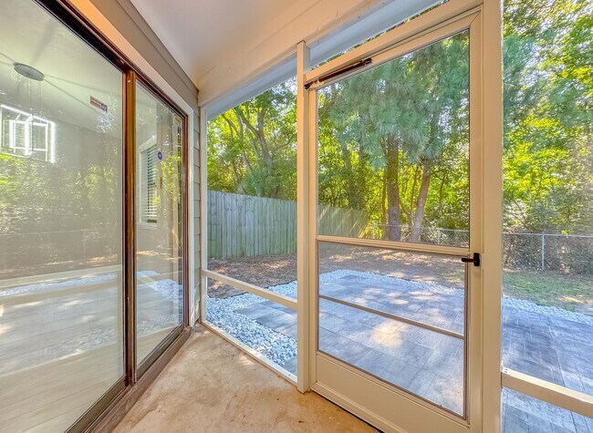 Building Photo - MODERN & Redone 1/1 w/ Tile Floors Throughout, Stainless Appliances, Granite Counters, Washer/Dry...