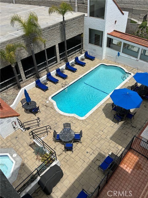 Building Photo - 411 Avenida Granada