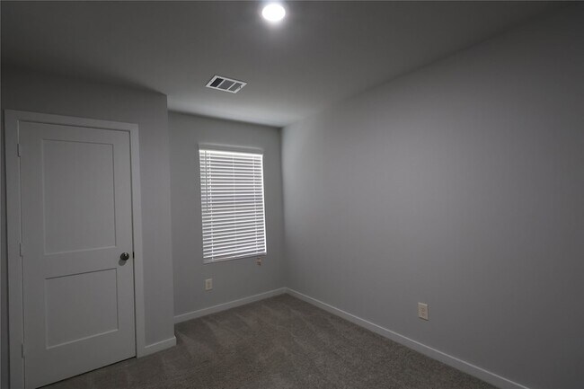 Building Photo - 7807 Alset Dr