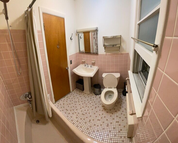 Building Photo - 8412 Liberty Ave