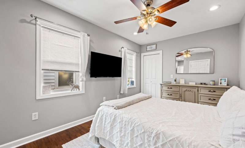 Building Photo - 3303 Foster Ave