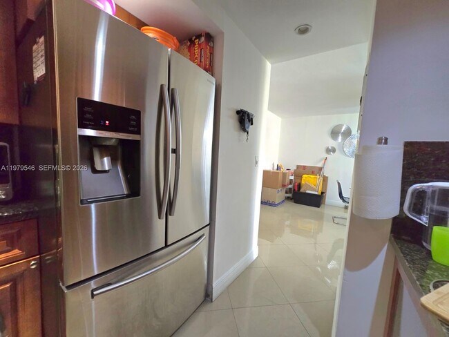 Building Photo - 6940 Miami Gardens Dr