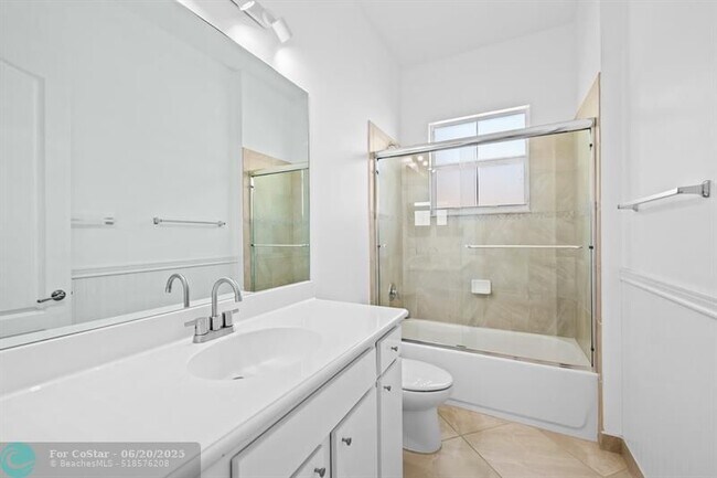 Building Photo - 6412 SW 55th Pl