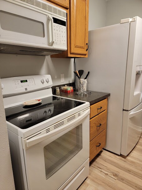 range - 2510 W 9th St